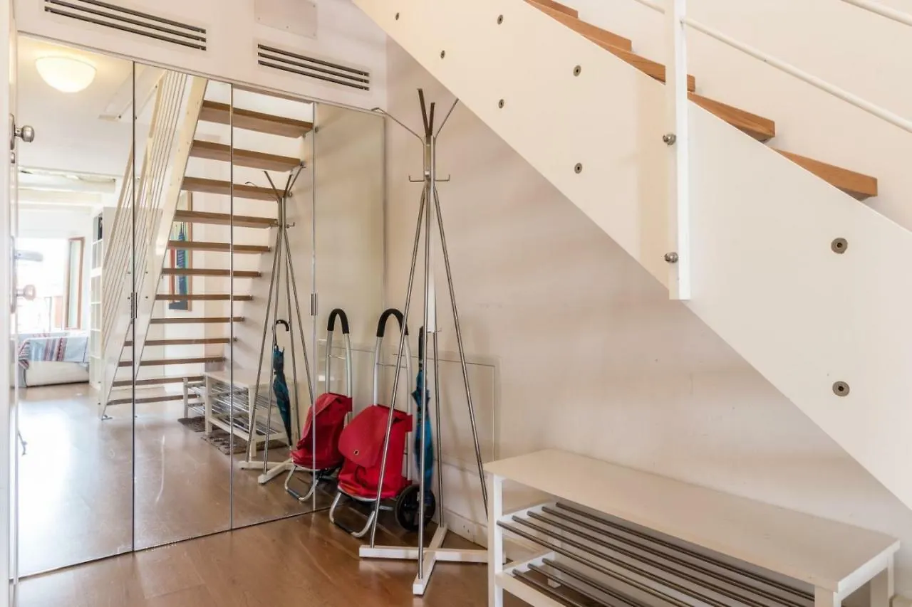 Apartment Carmini Canal View & Lift By Lionhost Italy