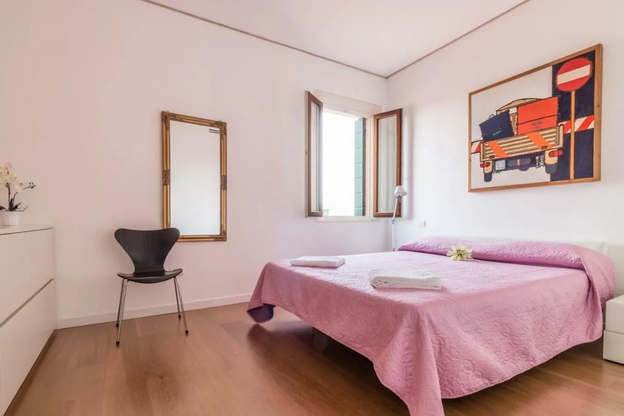 Carmini Canal View & Lift By Lionhost Apartment