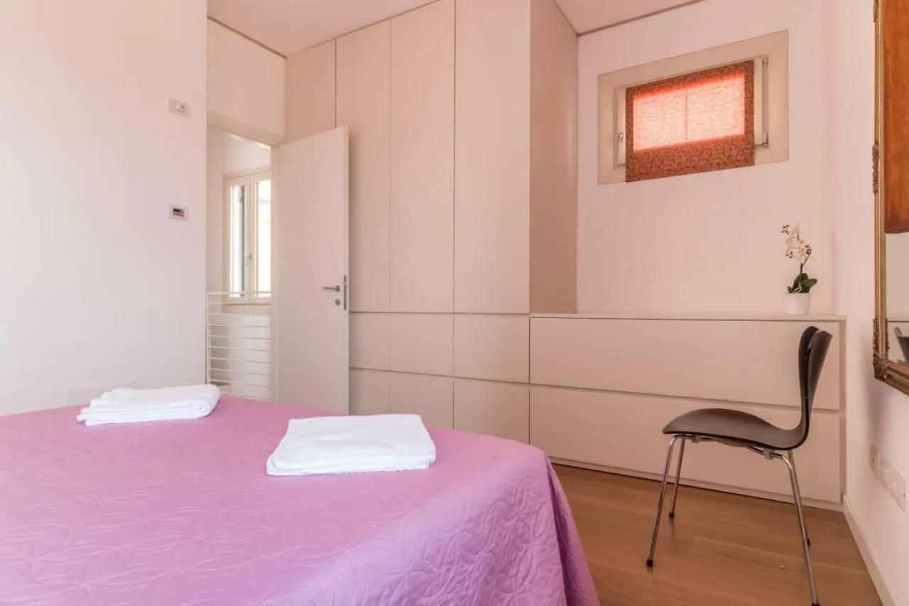 Apartment Carmini Canal View & Lift By Lionhost